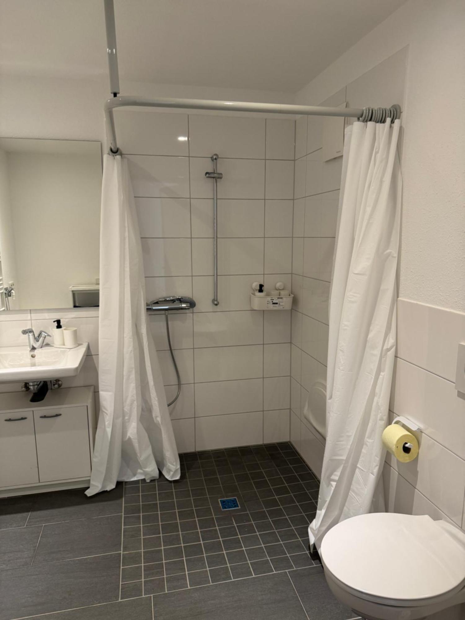 Barrierefreie Wohnung Im Herzen Der Stadt Mit Parkplatz, Wifi Und Tv - Emma Werne Eksteriør bilde